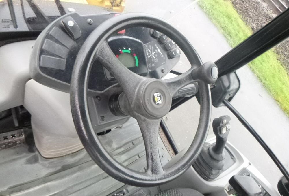 2010 CAT 907H - Image 6