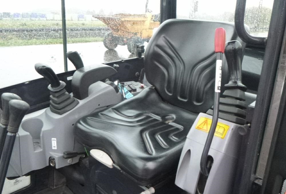 2013 Kubota KX016-4 - Image 6