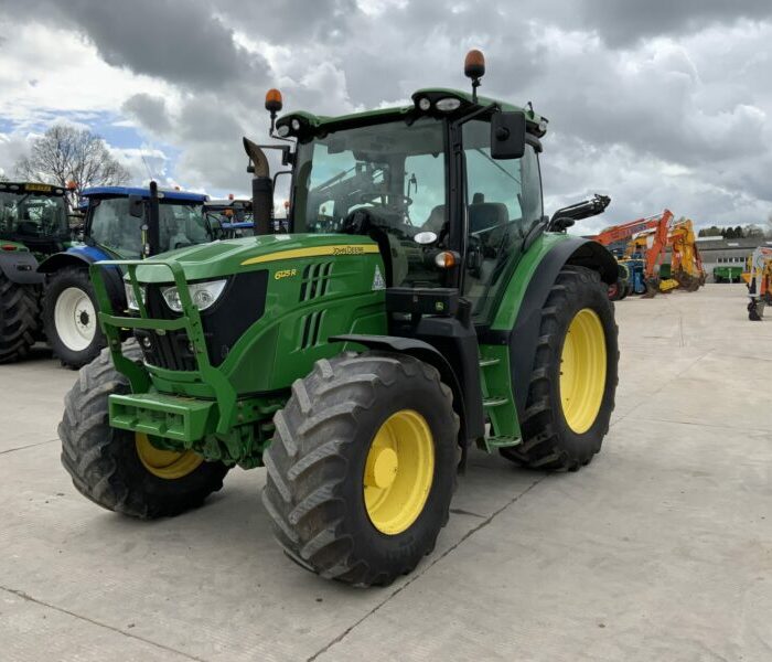 2015 John Deere 6125R