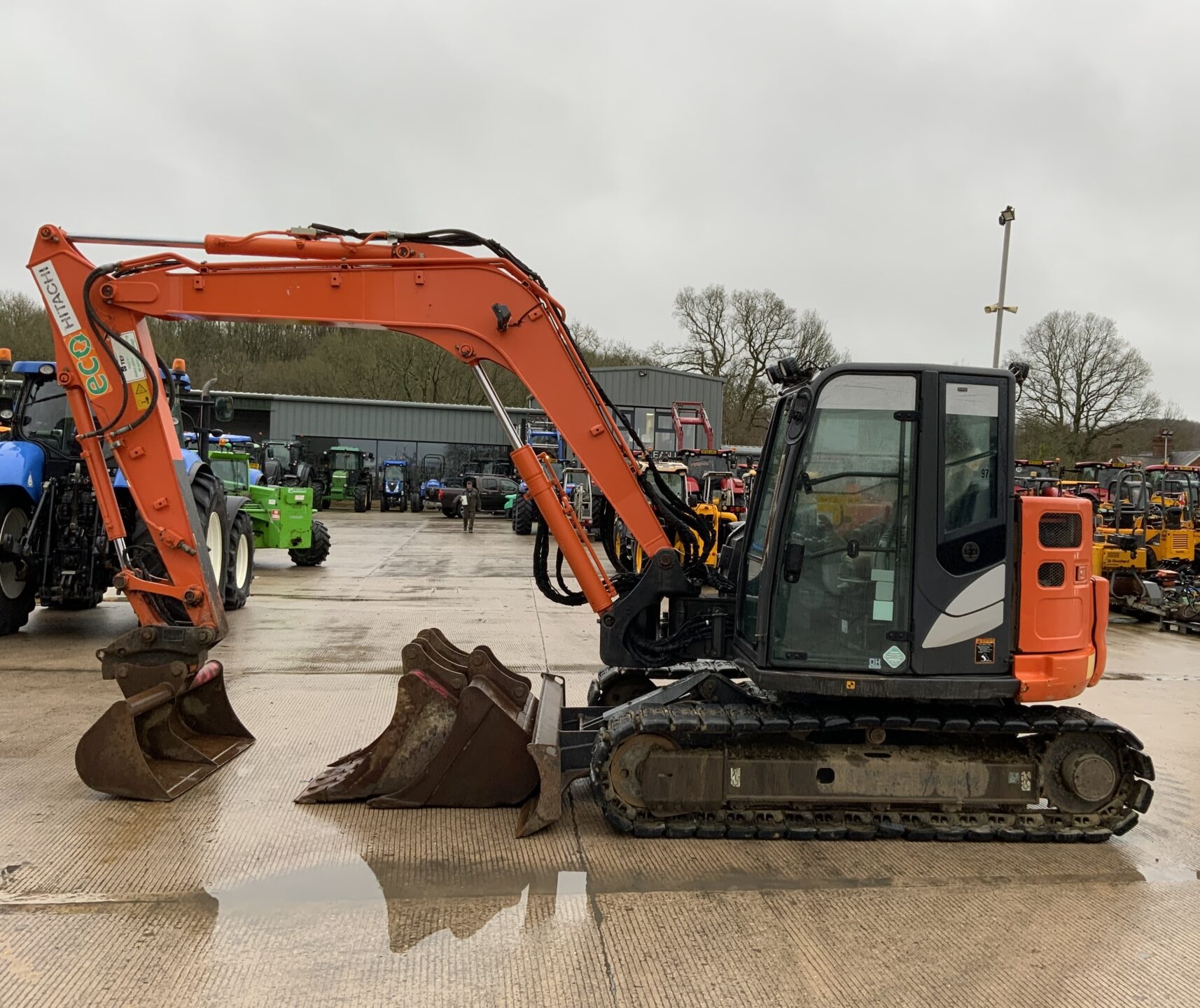 2016 Hitachi ZX85.USB-5A - Image 3