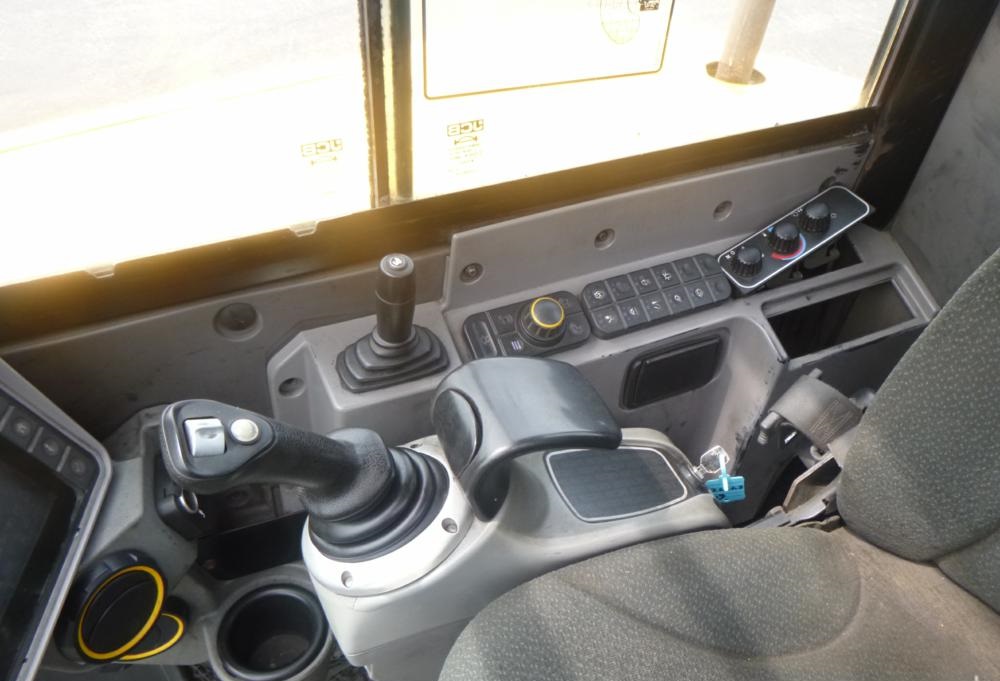 2017 JCB 55Z-1 - Image 7