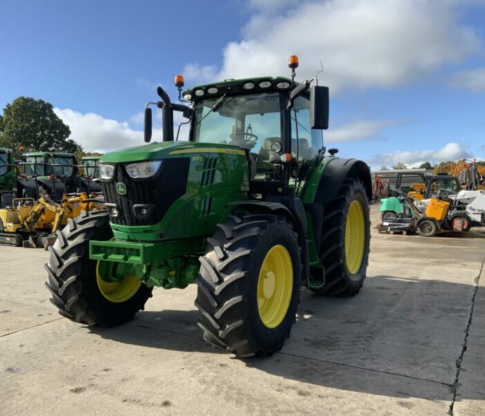 2019 John Deere 6215R Premium Edition