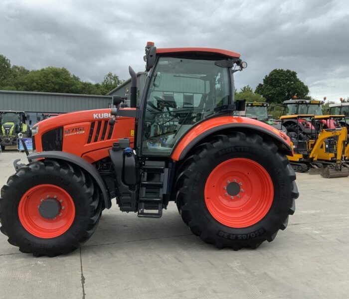 2017 Kubota M7151 Premium KVT