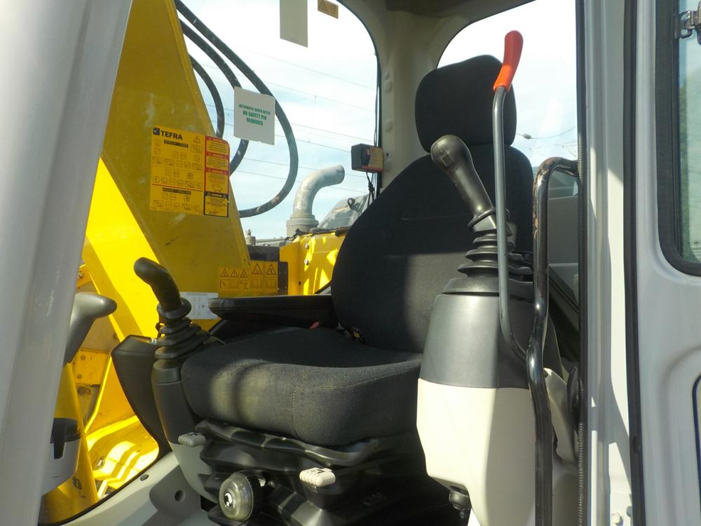 2011 New Holland E135BSR-2 - Image 6