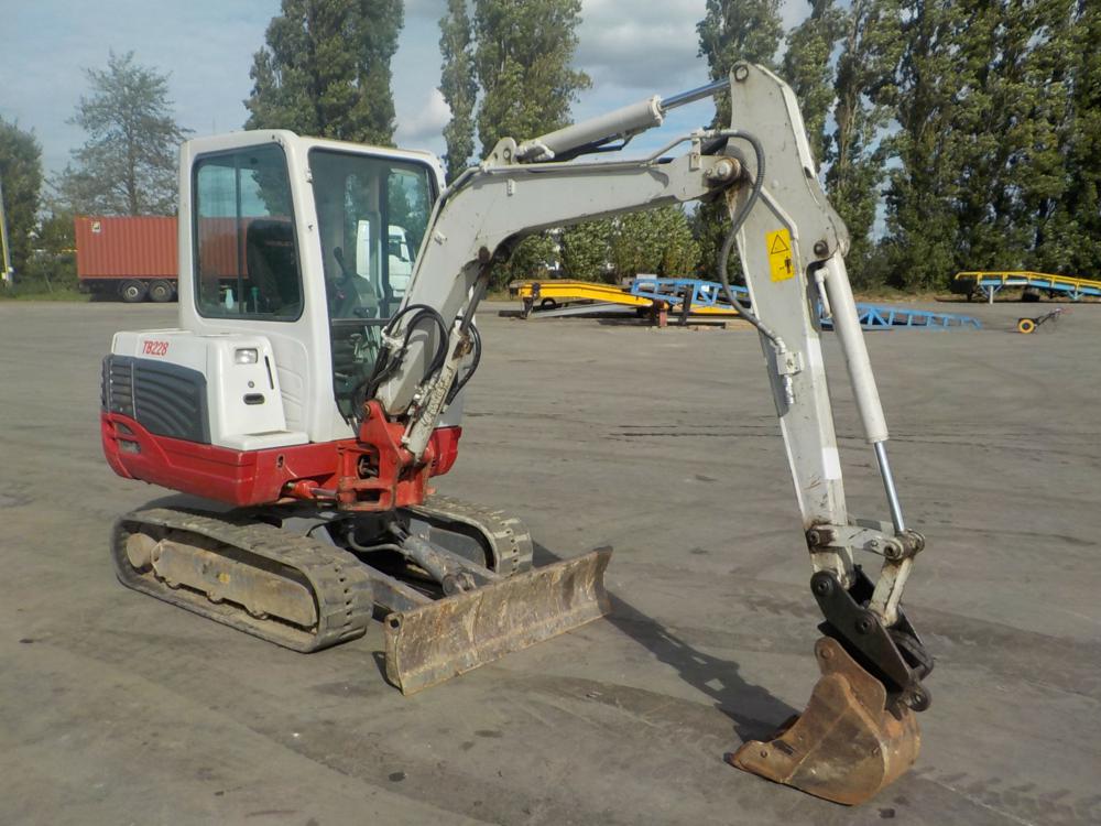 2014 Takeuchi TB228 - Image 3